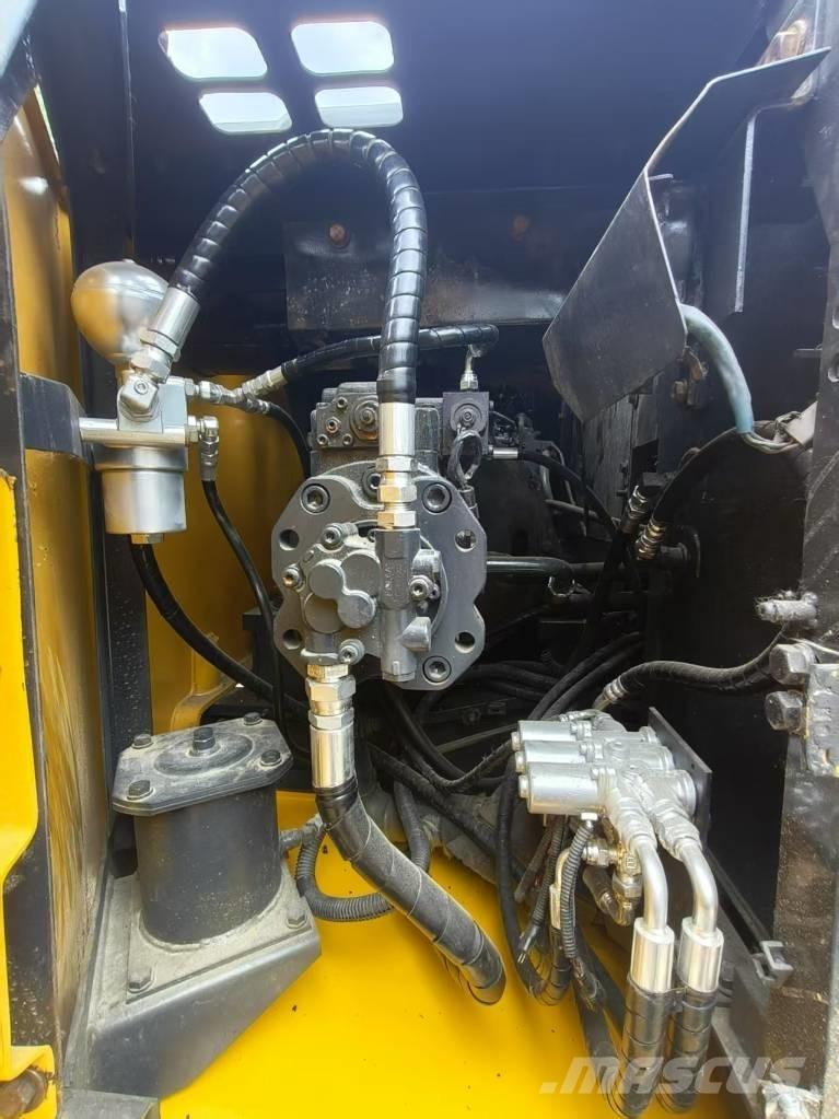 Sumitomo SH120 Gravemaskiner på larvebånd