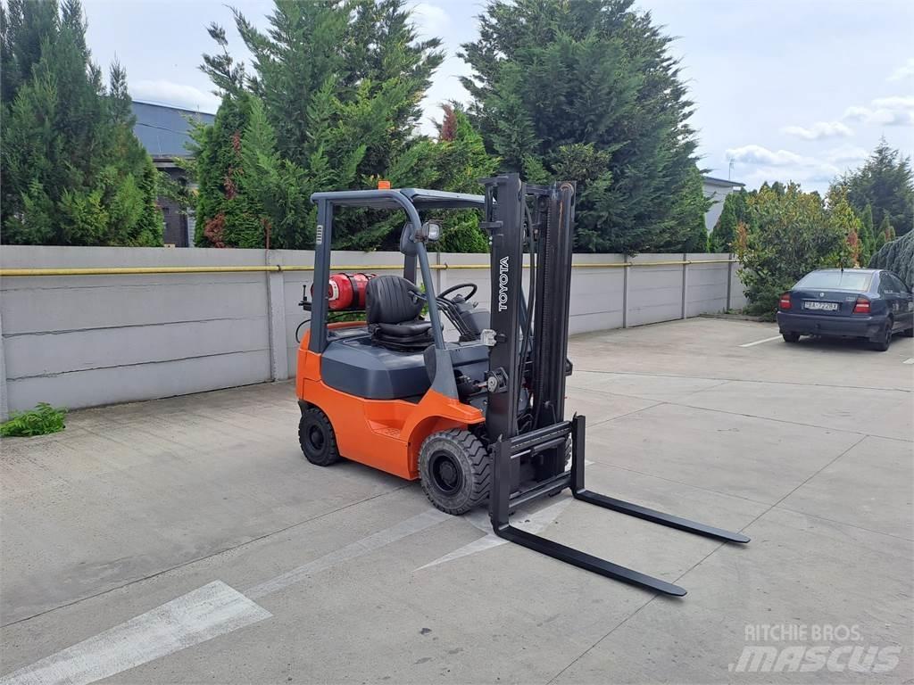 Toyota 7FGF15 LPG gaffeltrucks