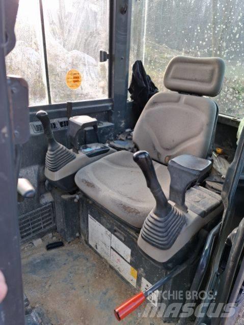 Komatsu PC27MR Minigravemaskiner