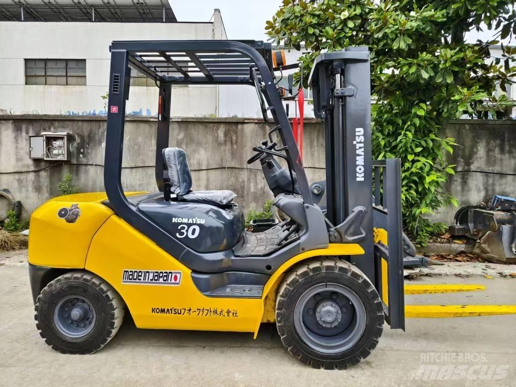 Komatsu FD 30 T-17 Diesel gaffeltrucks