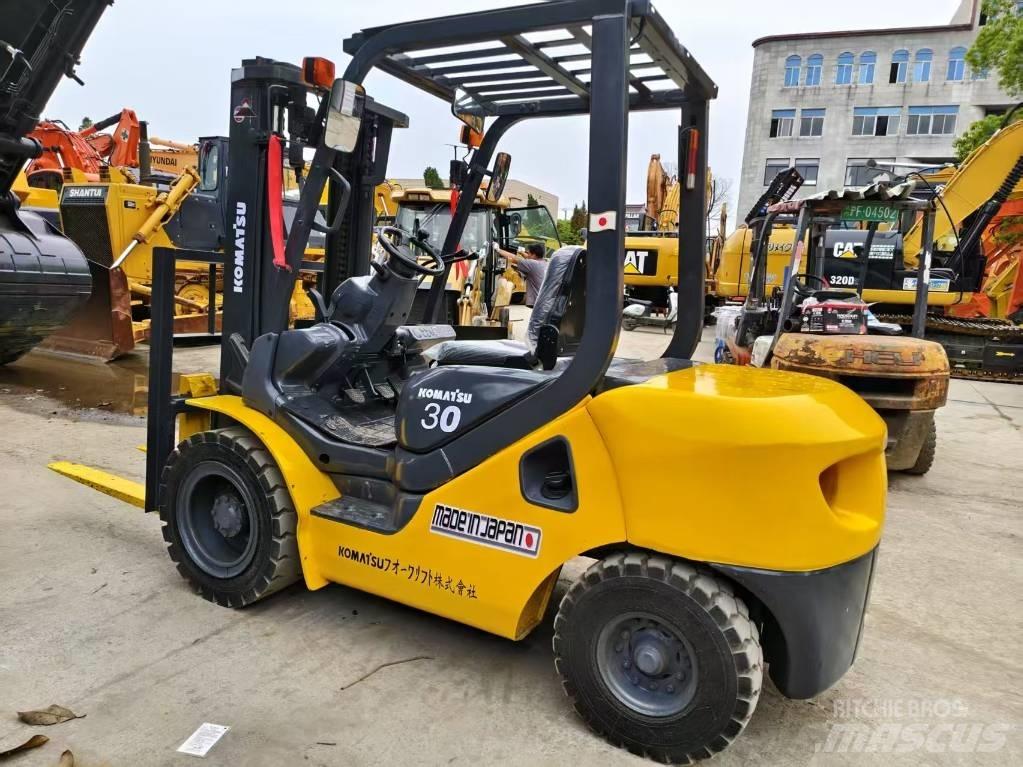 Komatsu FD 30 T-17 Diesel gaffeltrucks