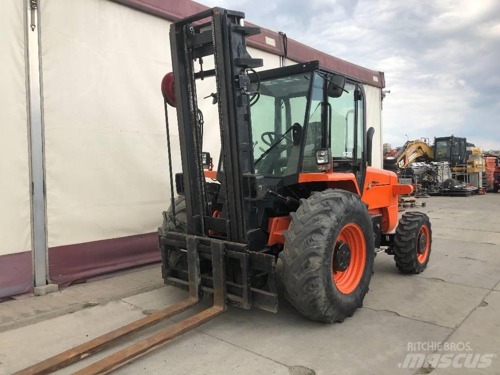 JCB 930-4 Terrængående gaffeltruck