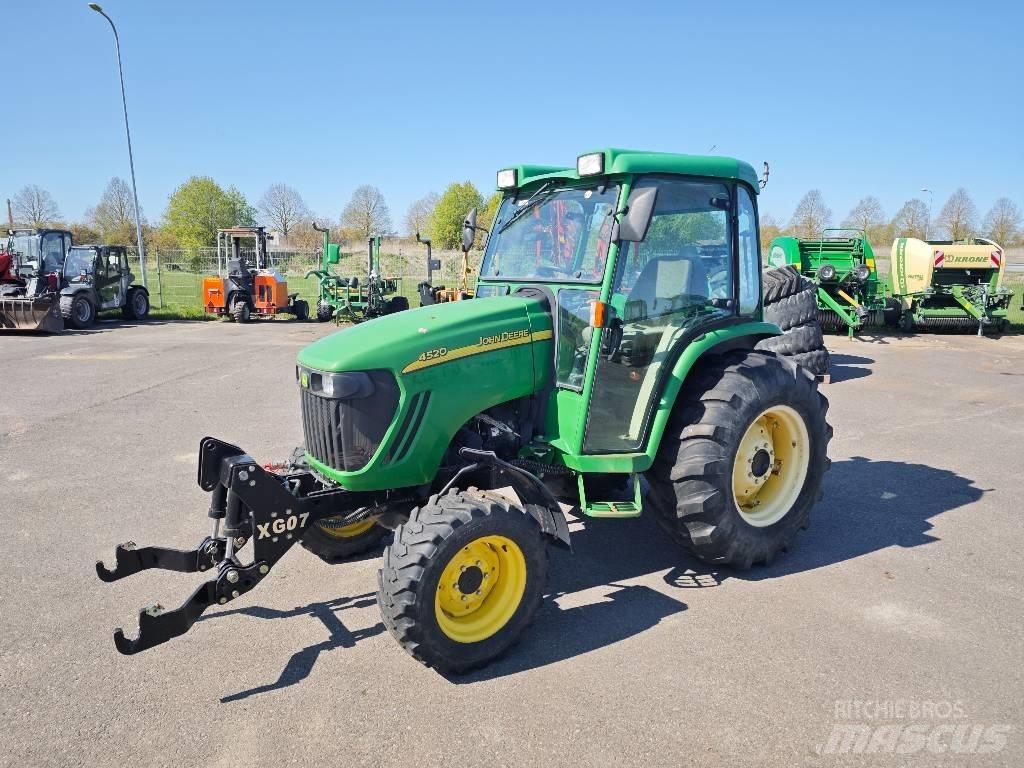 John Deere 4520 Kompakte traktorer