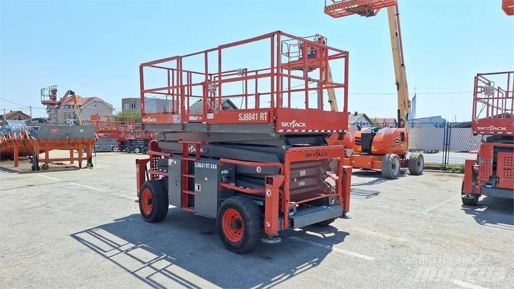 SkyJack 8841RT Saxlifte