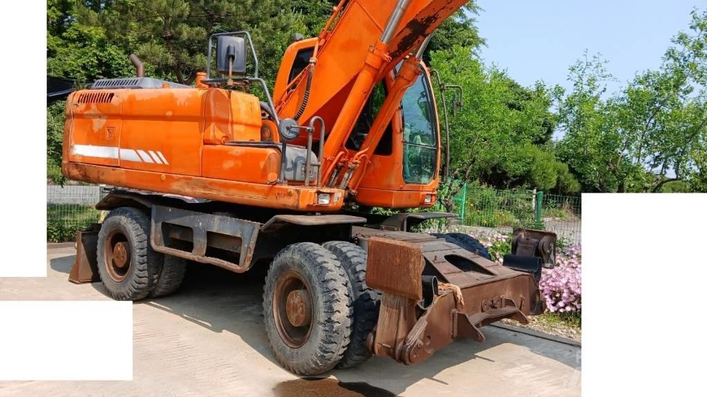 Doosan DX 210 W Gravemaskiner på hjul