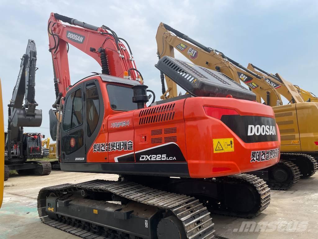 Doosan DX225LCA Gravemaskiner på larvebånd