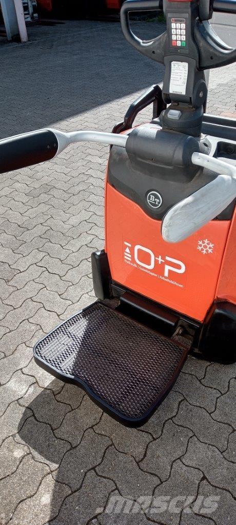 Toyota SPE140L Selvkørende stablere