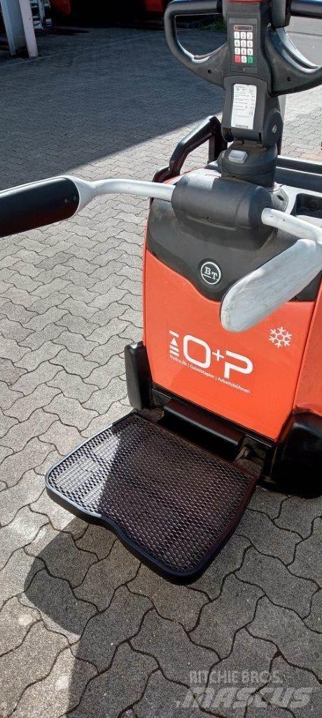 Toyota SPE140L Gaffelstabler med gående fører