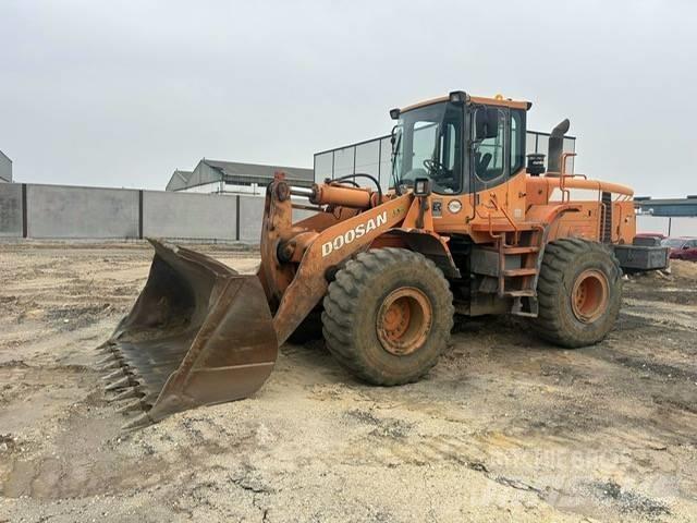 Doosan DL 300 Læssemaskiner på hjul