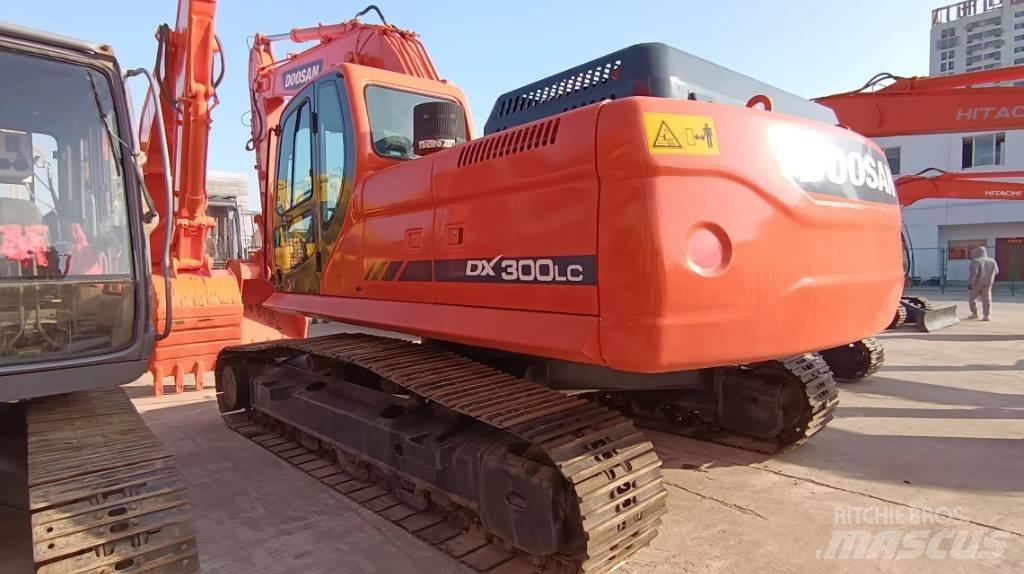 Doosan DX 300 LC Gravemaskiner på larvebånd