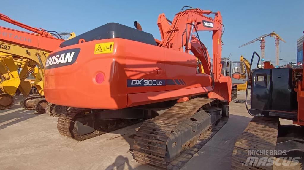 Doosan DX 300 LC Gravemaskiner på larvebånd