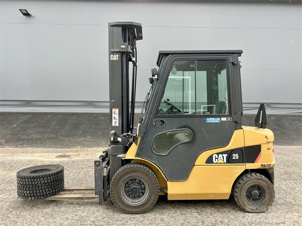 CAT DP 25 NT Diesel gaffeltrucks