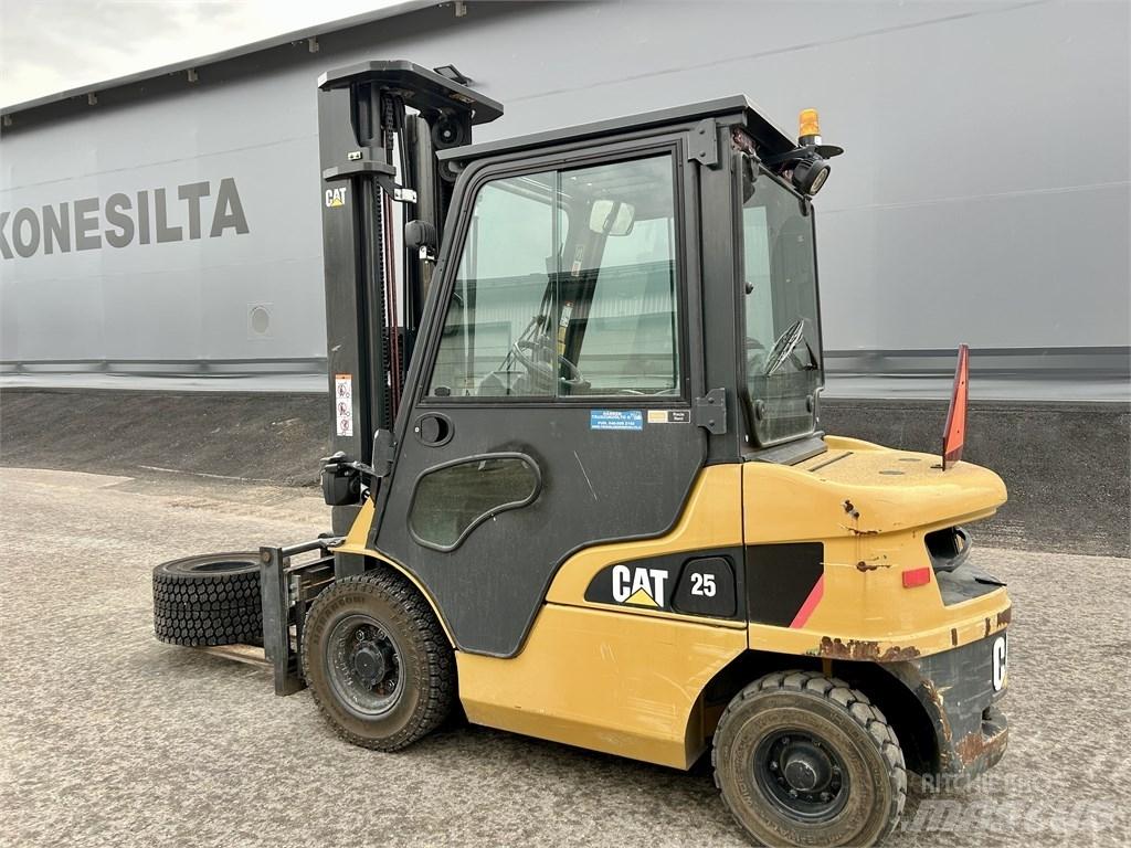 CAT DP 25 NT Diesel gaffeltrucks