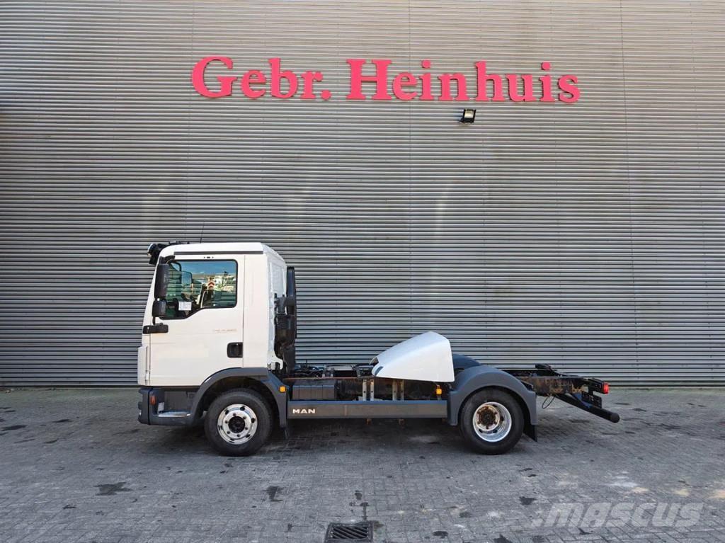 MAN TGL 8.220 4x2 Chassis
