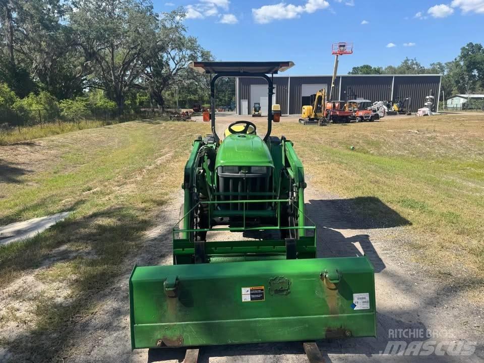 John Deere 3038 E Traktorer