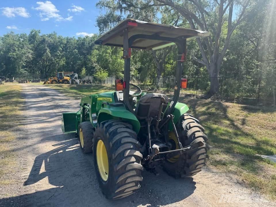 John Deere 3038 E Traktorer