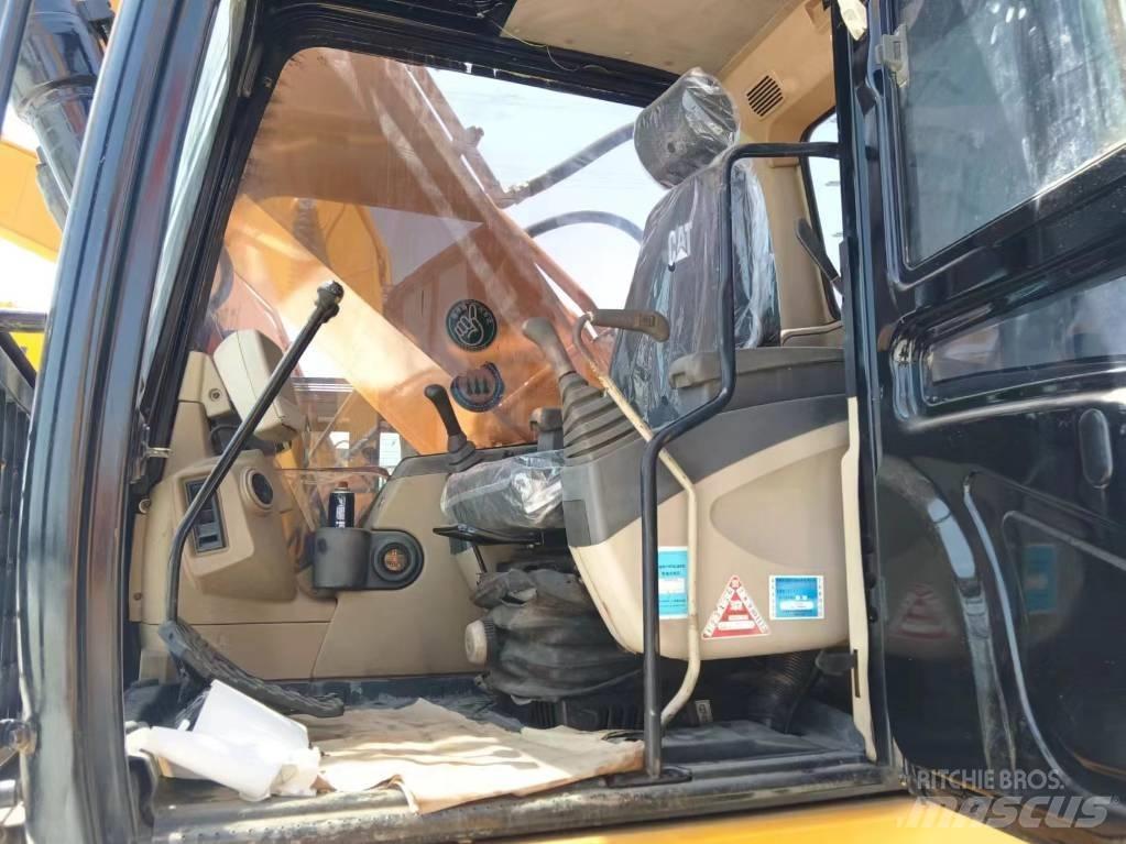 CAT 330 Gravemaskiner på larvebånd