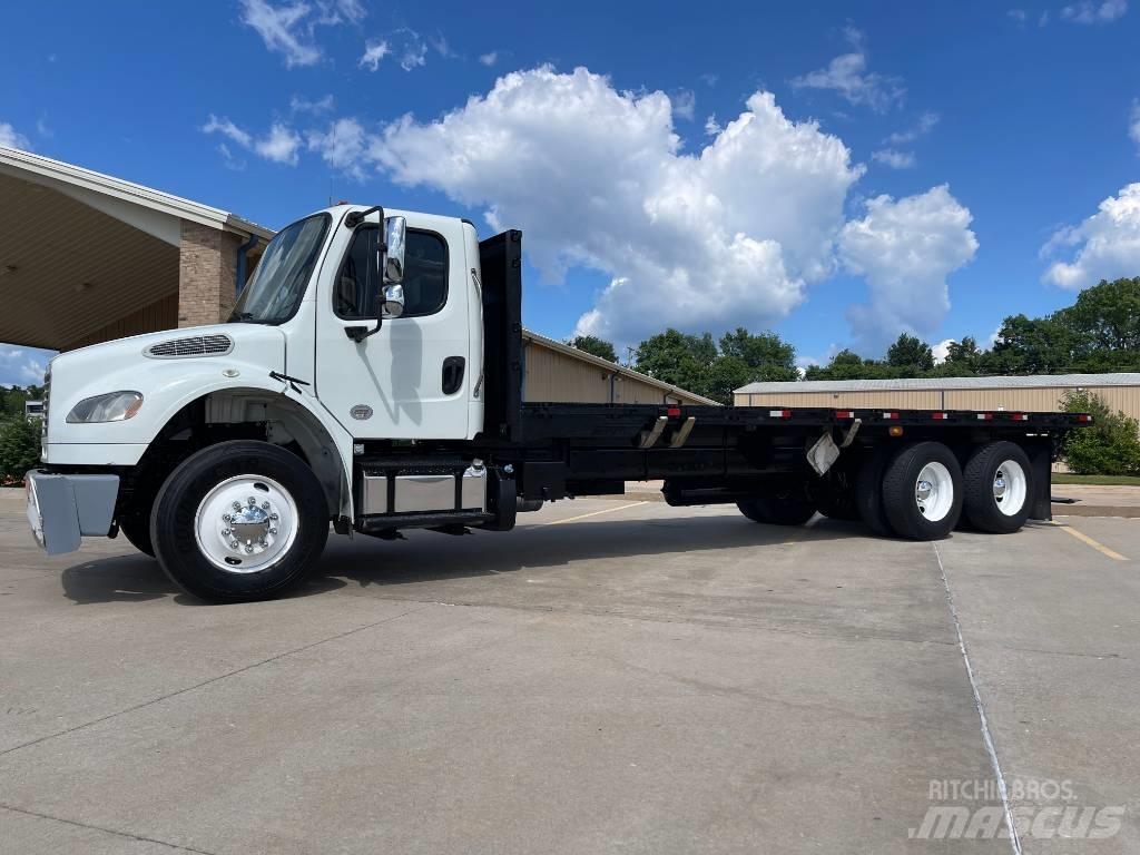 Freightliner M 106 Lastbil med lad/Flatbed