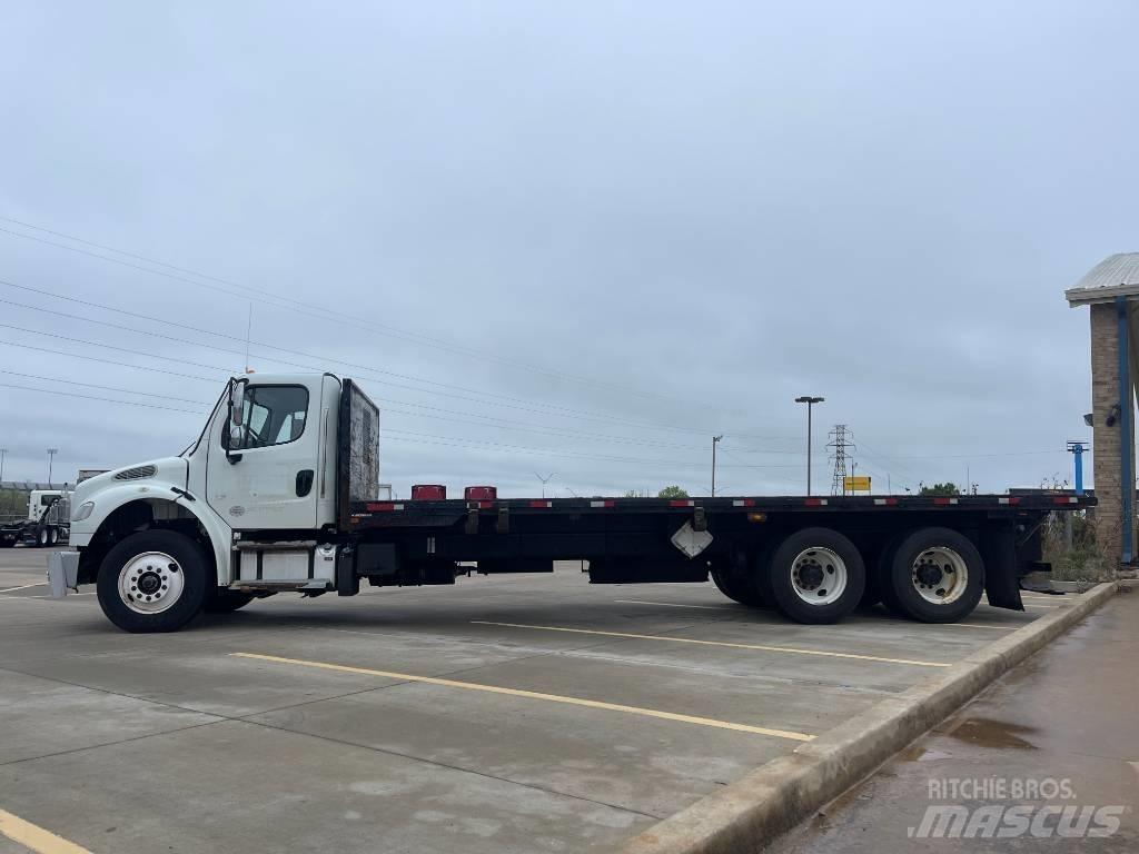 Freightliner M 106 Lastbil med lad/Flatbed