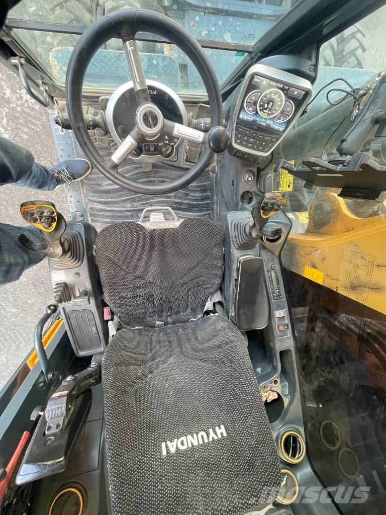 Hyundai HW 160 Gravemaskiner på hjul