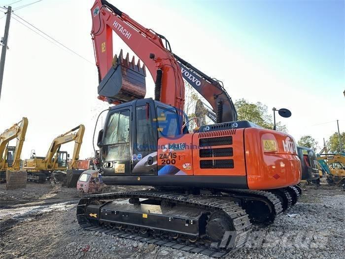Hitachi ZX 200 Gravemaskiner på larvebånd
