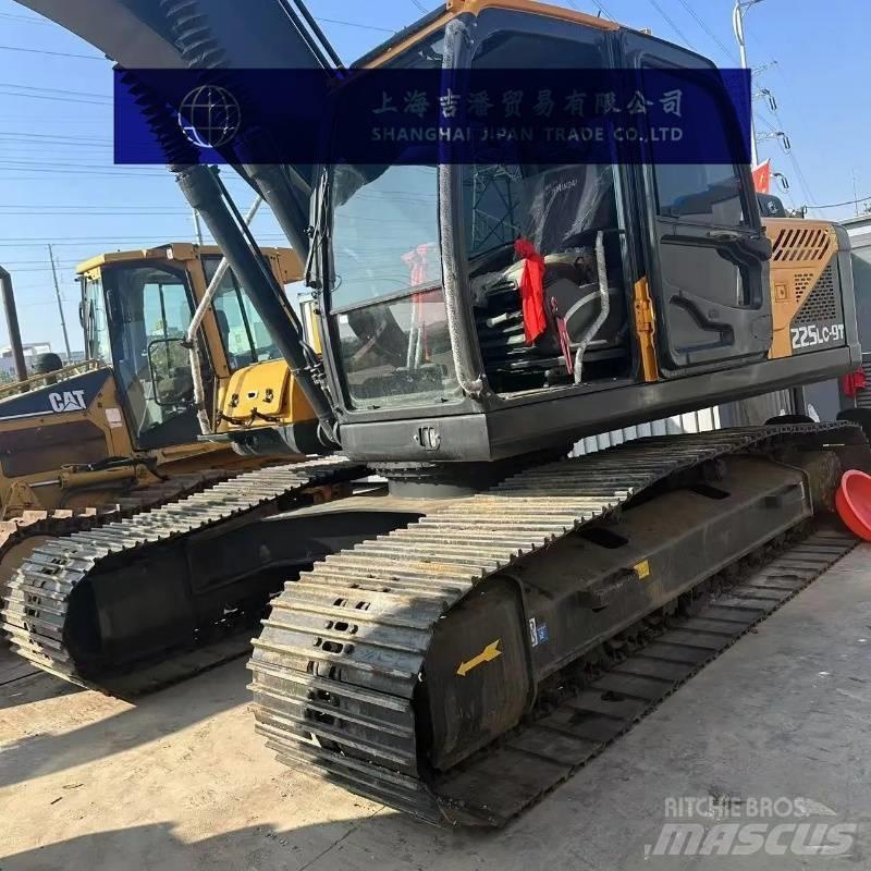 Hyundai R225 Gravemaskiner på larvebånd