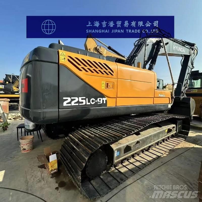 Hyundai R225 Gravemaskiner på larvebånd
