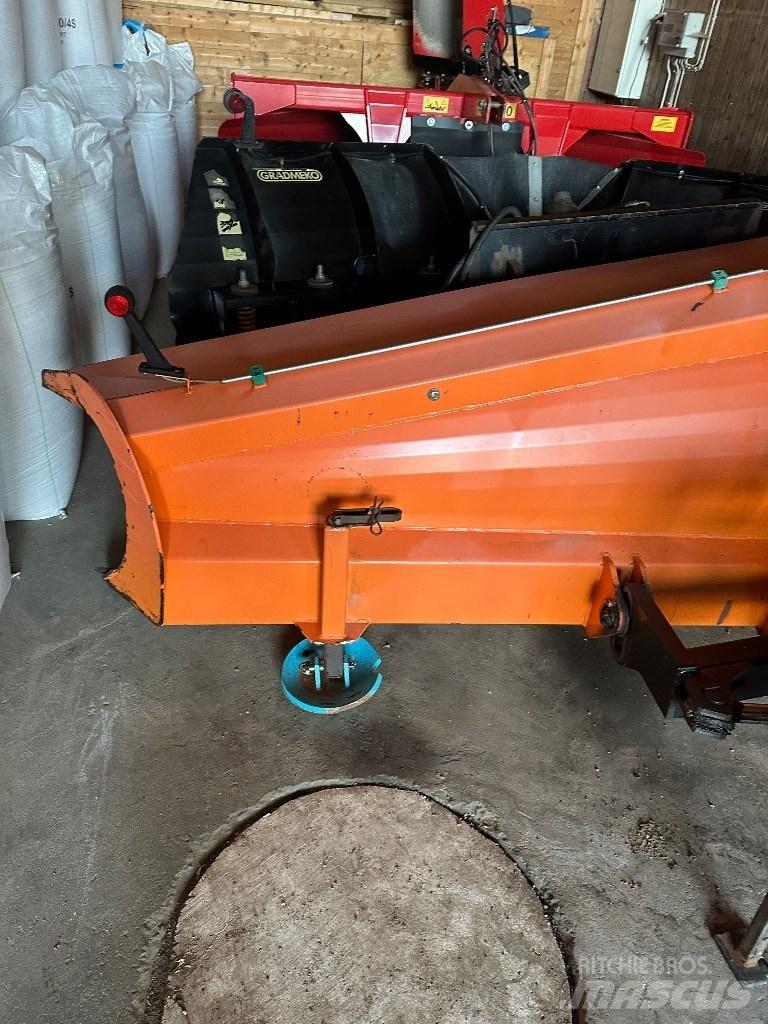 FMG AA 300 Sneskovle og -plove