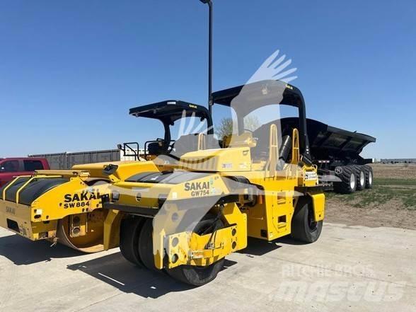 Sakai GW754 Tromle med luftdæk