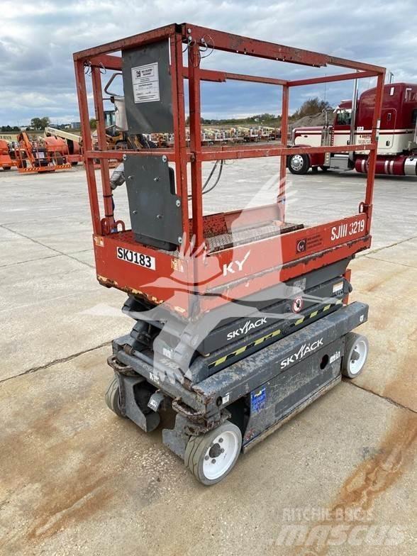 SkyJack SJ3219 Saxlifte