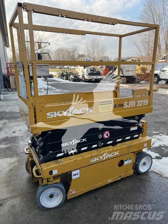 SkyJack SJ3219 Saxlifte