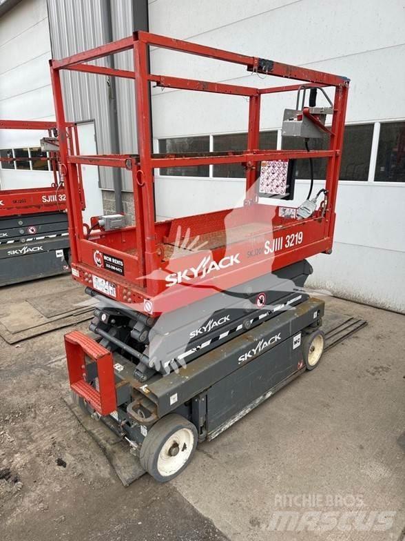 SkyJack SJ3219 Saxlifte