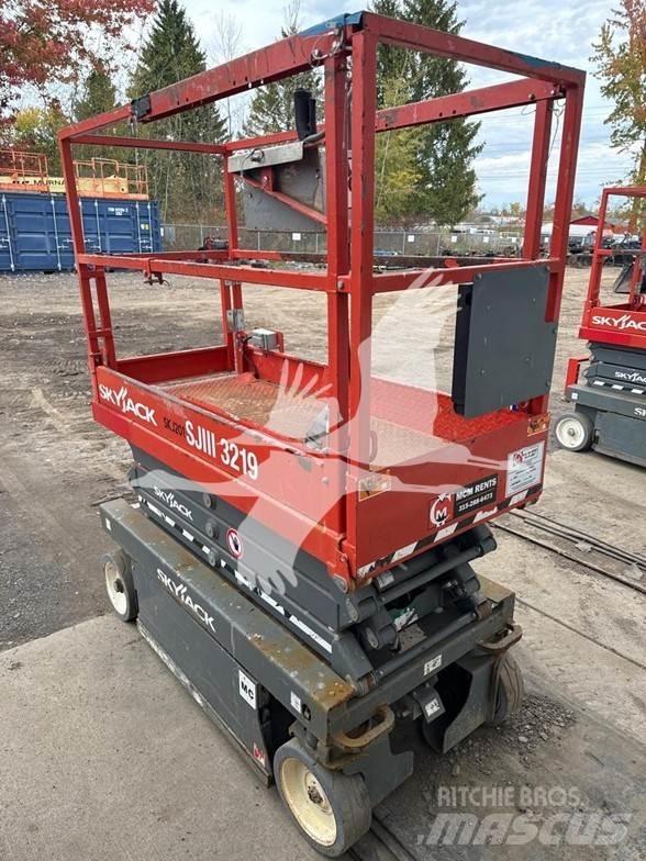 SkyJack SJ3219 Saxlifte