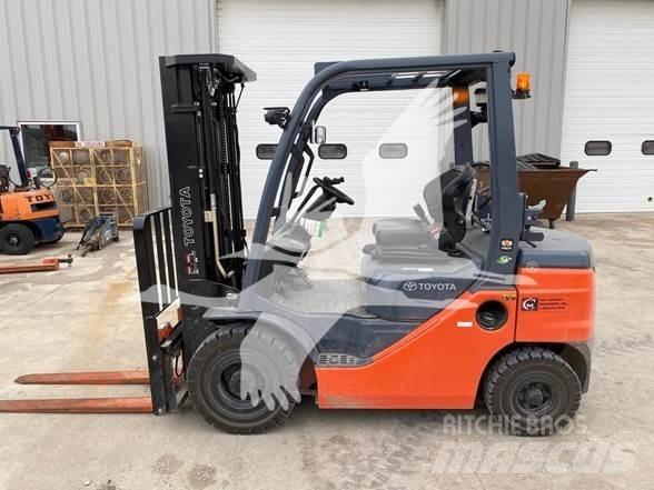 Toyota 8FGU25 Diesel gaffeltrucks