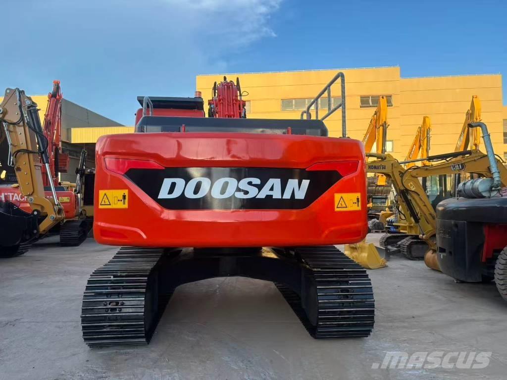 Doosan DX 225 LC Gravemaskiner på larvebånd