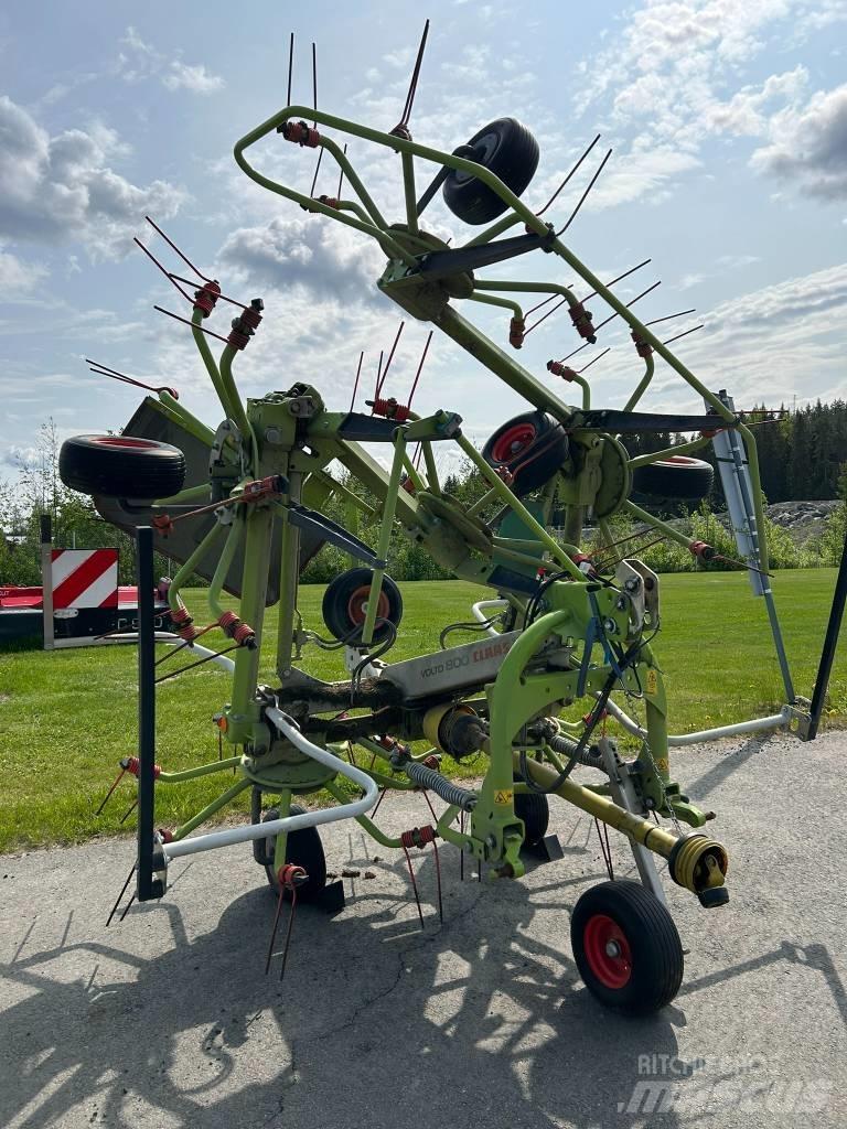 CLAAS Volto 800 River og høvendere