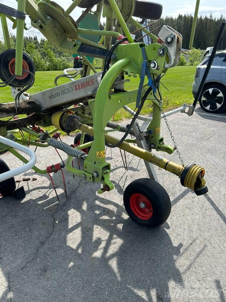 CLAAS Volto 800 River og høvendere