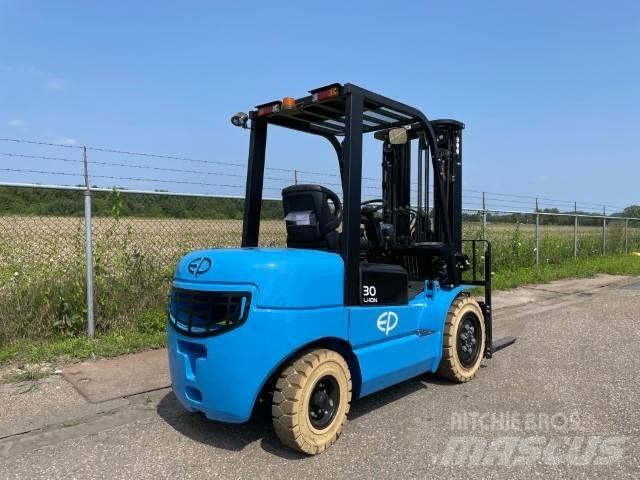 EP EFL302 | 3T | LI-ION El gaffeltrucks