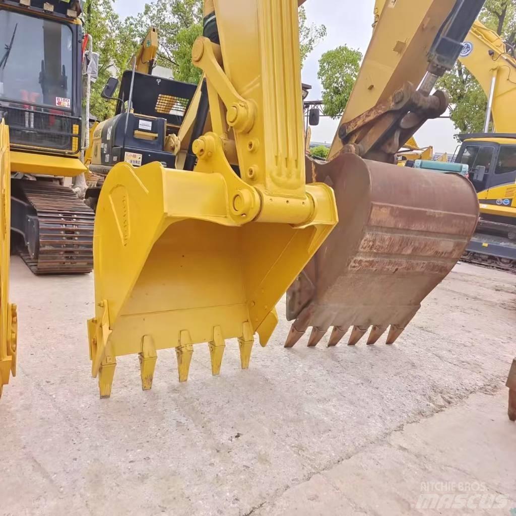 Komatsu PC 220 Gravemaskiner på larvebånd