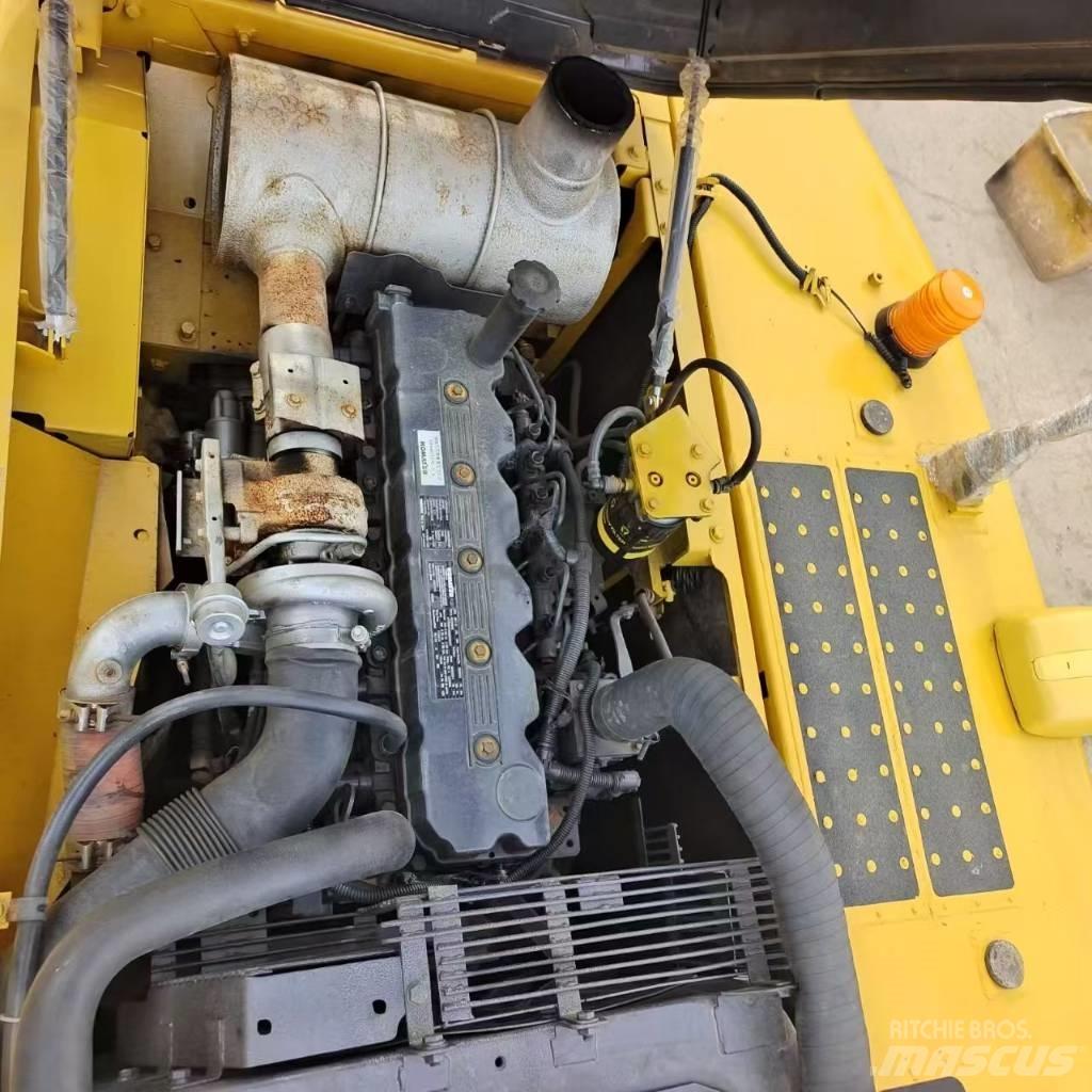 Komatsu PC 220 Gravemaskiner på larvebånd