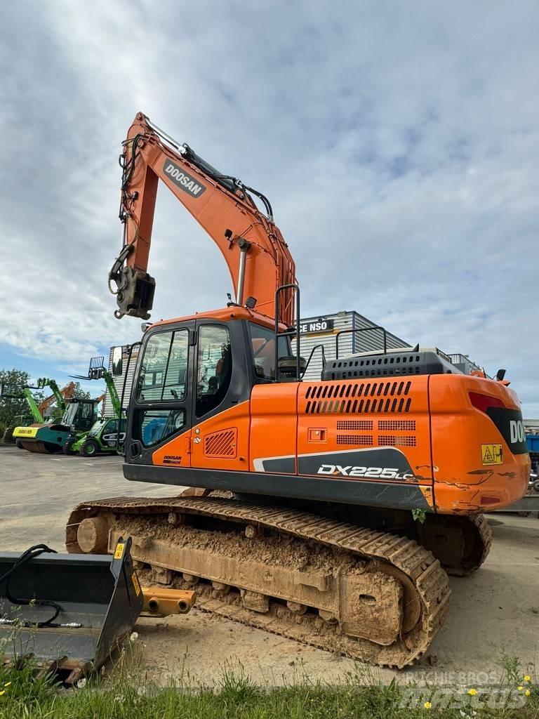 Doosan DX 225 LC-5 Gravemaskiner på larvebånd