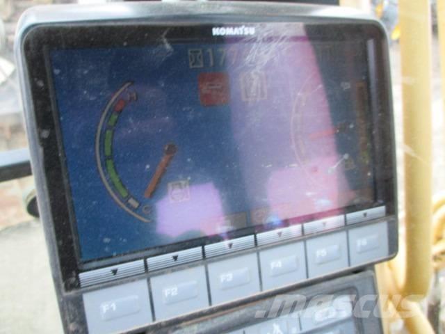 Komatsu PC 240 NLC-8 Gravemaskiner på larvebånd