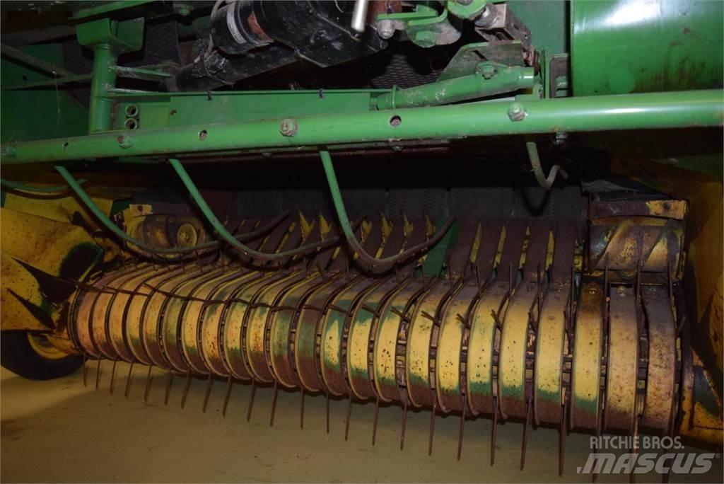 John Deere 580 Rundballe-pressere
