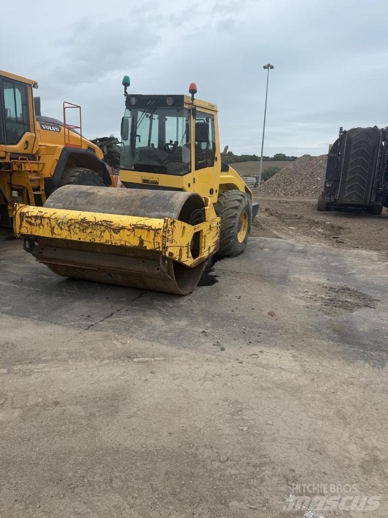 Bomag BW 213 D H-4 Enkelt tromle