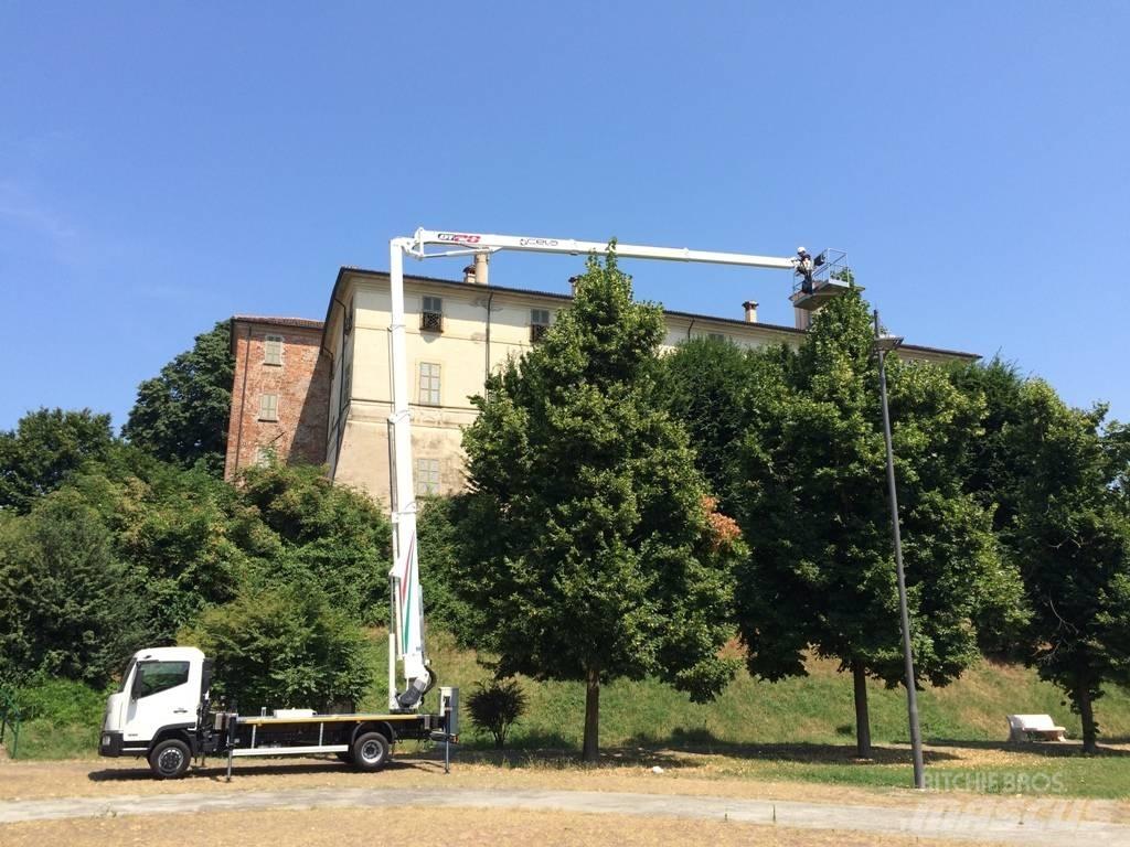 Cela DT 28 Lastbilmonterede lifte