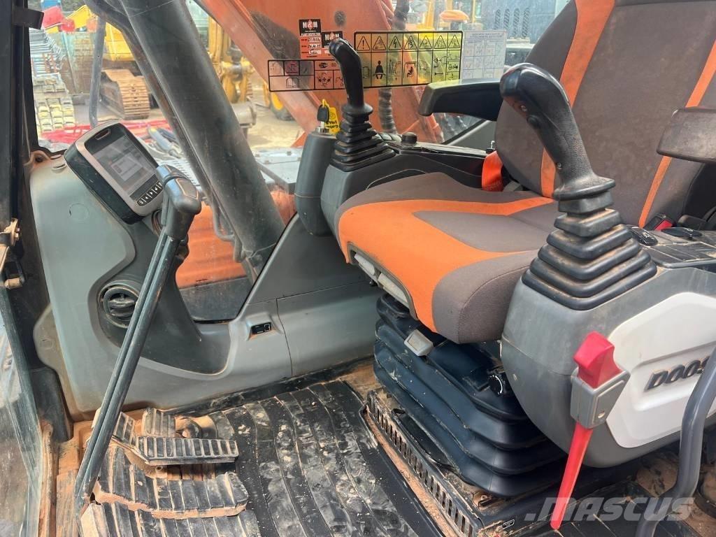 Doosan DX 140 LC Gravemaskiner på larvebånd