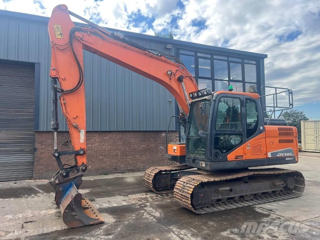 Doosan DX 140 LC Gravemaskiner på larvebånd