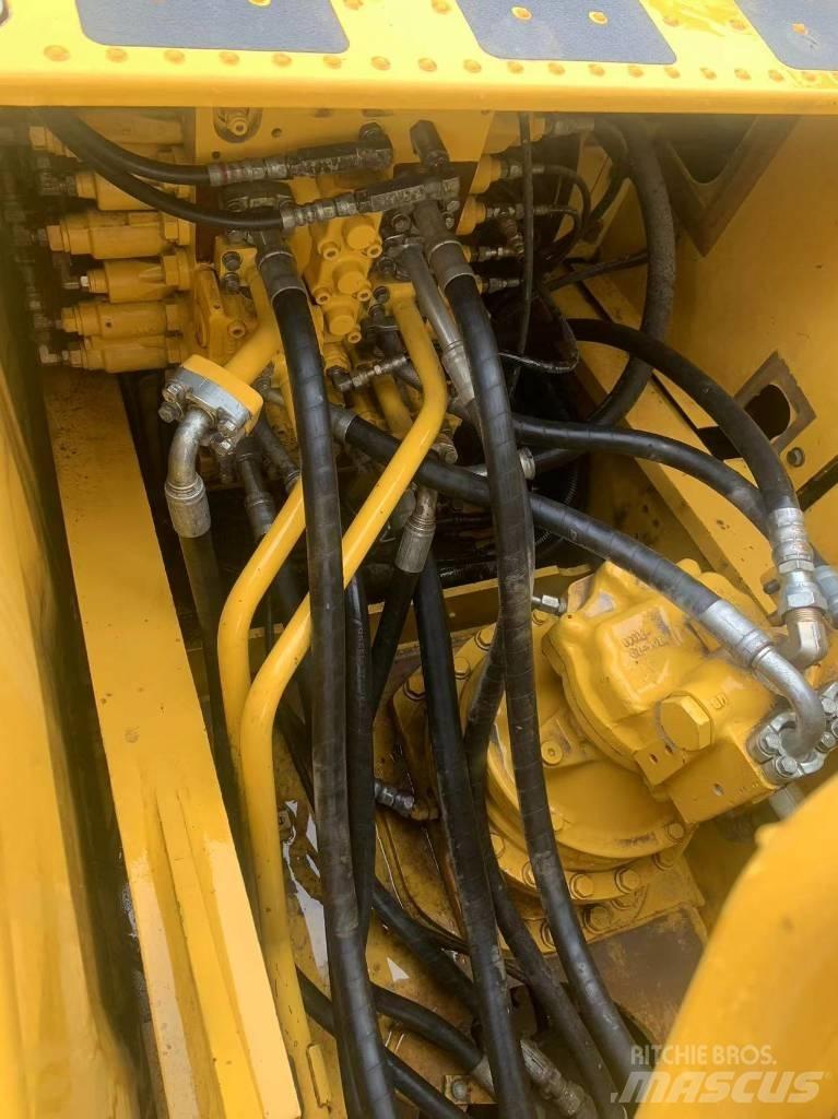 Komatsu PC 210-8 Gravemaskiner på larvebånd