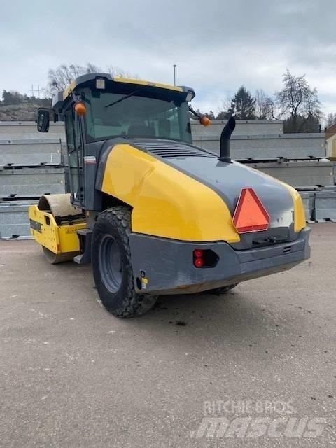 Dynapac CA1500D, Vält Enkelt tromle