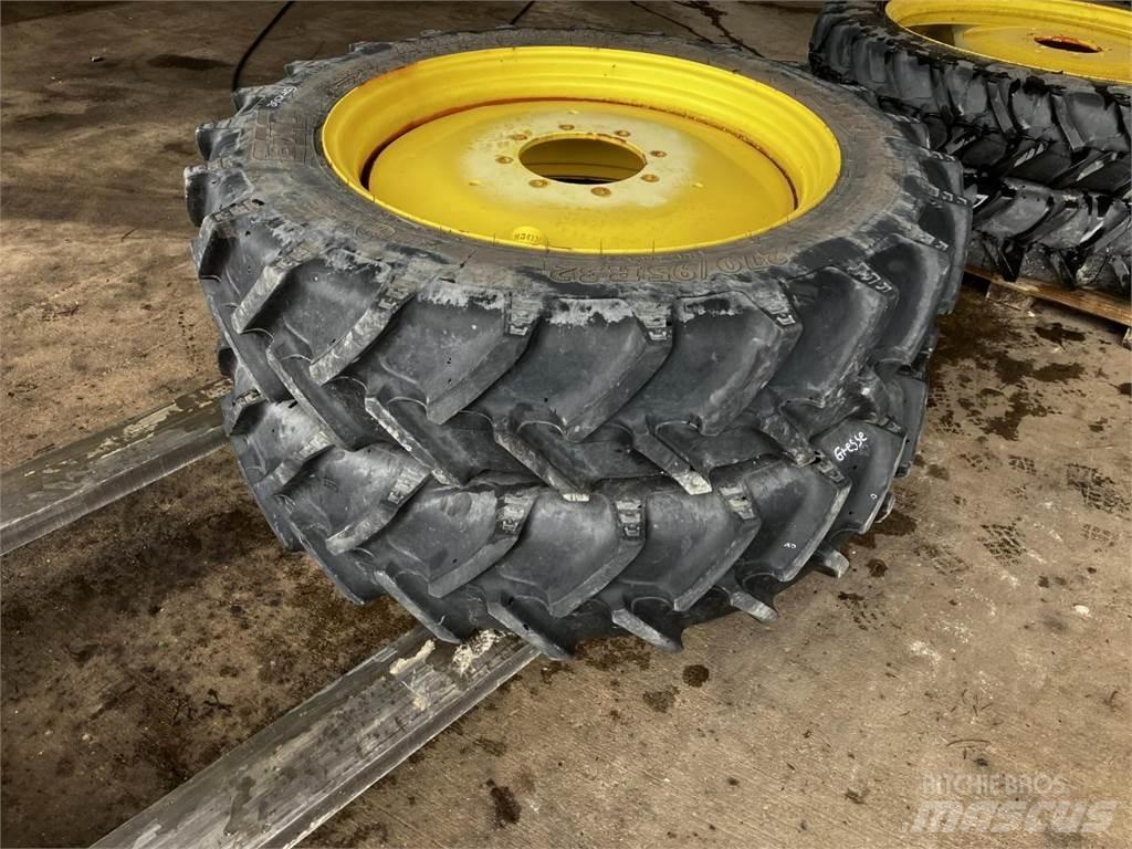 BKT 270/95R32 Hjul, Dæk og Fælge